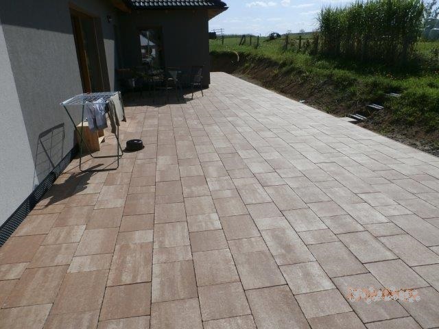 finální provedení dlažeb na terase finální provedení dlažeb na terase